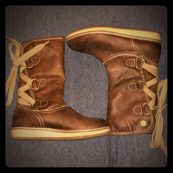 White Mountain Shoes - NWOT White Mountain Brown Lace up Boots